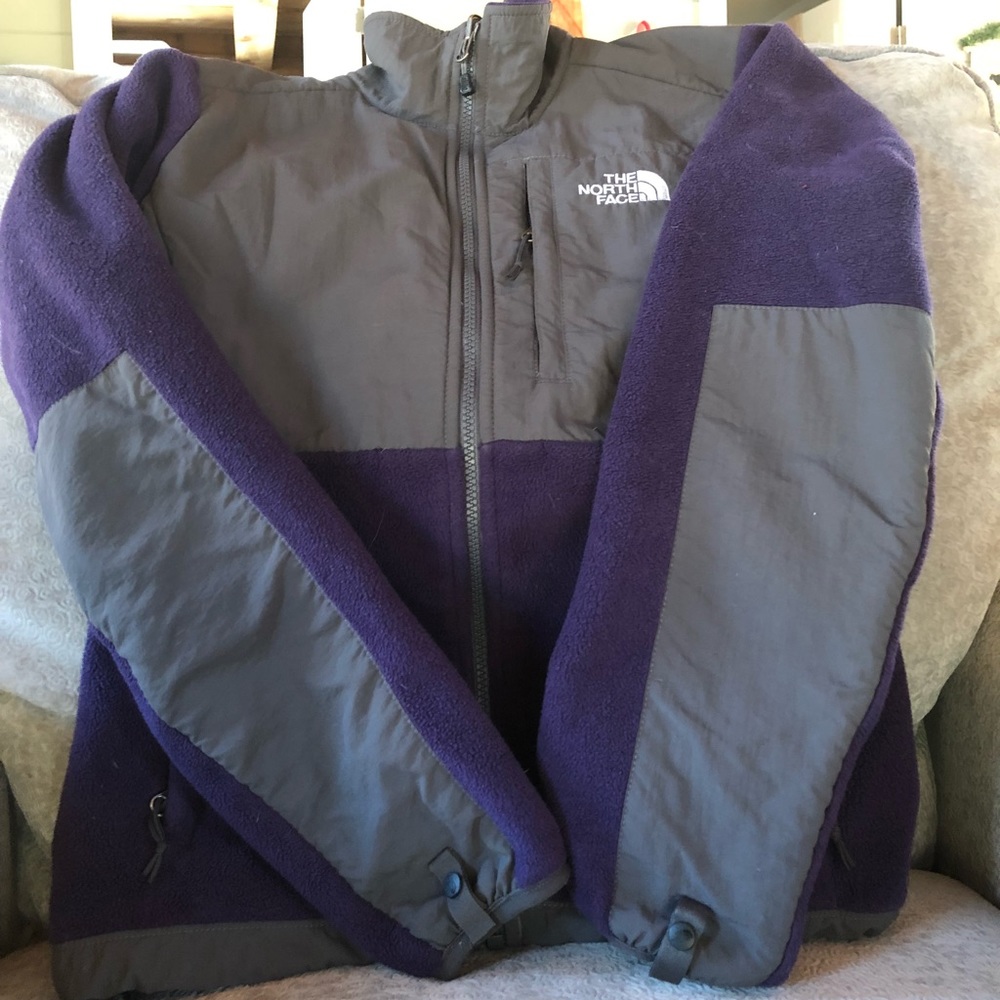 Woman’s north face fleece